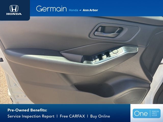 Used 2024 Glacier White Nissan S image 19