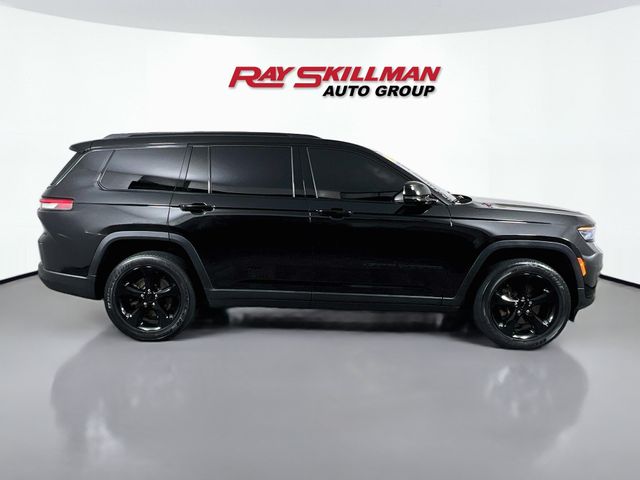 Used 2023 Black Jeep Altitude image 8