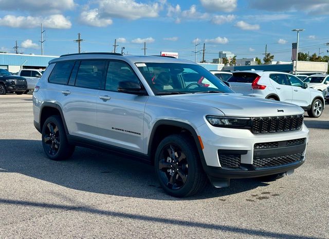 2025 Jeep Grand Cherokee L Altitude's photo