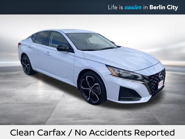 Gray Sky Pearl 2025 Nissan Altima 2.5 SR AWD Sedan All-Wheel Drive Continuously Variable Transmission