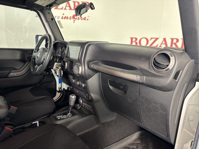 2016 Bright White Clearcoat Jeep Wrangler Unlimited Sport 4X4 SUV