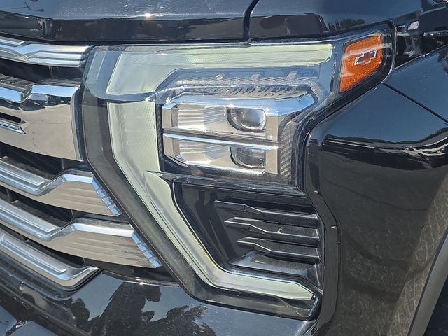 Used 2024 Black Chevrolet High Country image 32