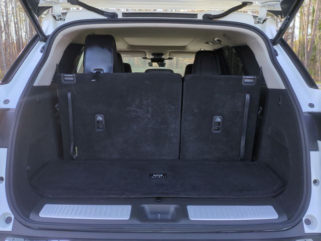 Used 2023 White INFINITI LUXE image 23