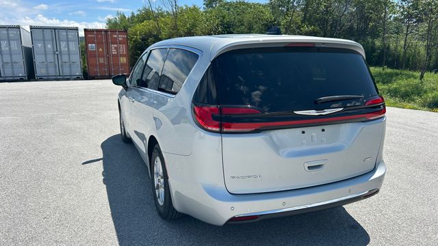 Used 2024 Chrysler Pacifica Van