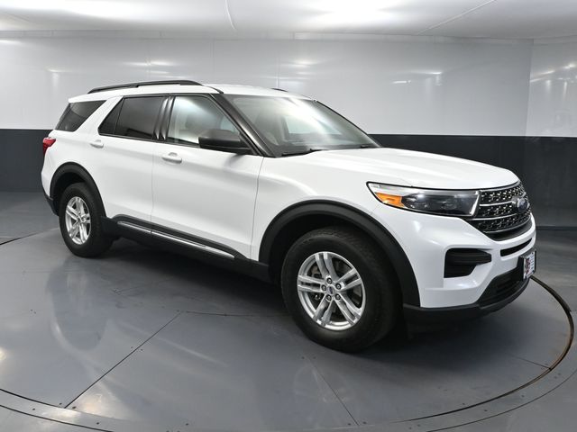 Oxford White 2022 Ford Explorer SUV / Crossover All-Wheel Drive Automatic