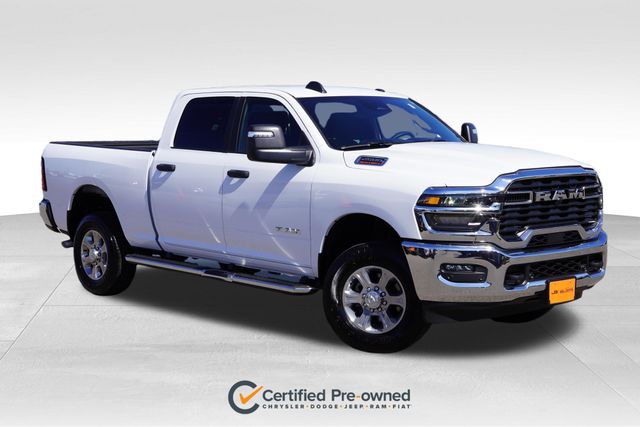 Bright White Clearcoat 2026 RAM 2500 Big Horn Crew Cab 4WD Pickup Truck Four-Wheel Drive 8-Speed Automatic