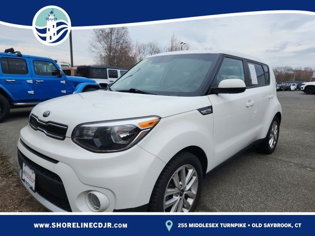 Clear White 2017 Kia Soul + Wagon Front-Wheel Drive 6-Speed Automatic