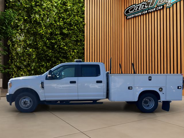 2018 FORD F-350 XL SERVICE TRUCK • KNAPHEIDE UTILITY BODY • 1 OWNER • CLEAN CARFAX  ONLY 73K MILES • 6.2L V8 • TOMMY GATE 1,600 LB LIFTGATE • TRAFCON ARROW BOARD • WORK-READY FLEET TRUCK Thumbnail