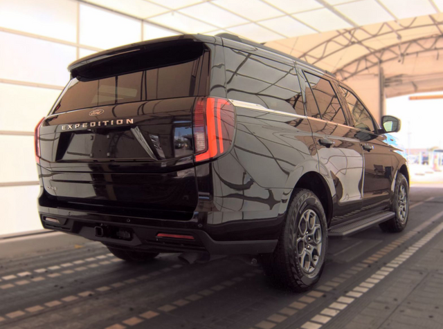 Used 2025 Ford Expedition SUV