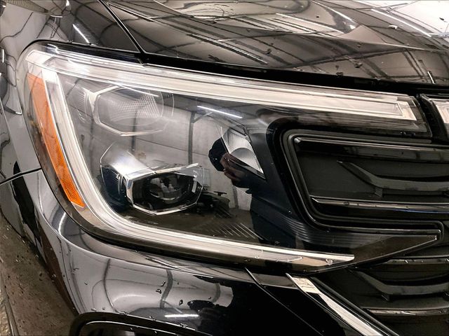 2024 Volkswagen Atlas Cross Sport 2.0T SE w/Technology Black at Grove City Ford