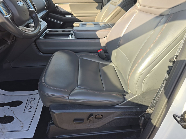 Used 2025 Ford Expedition SUV