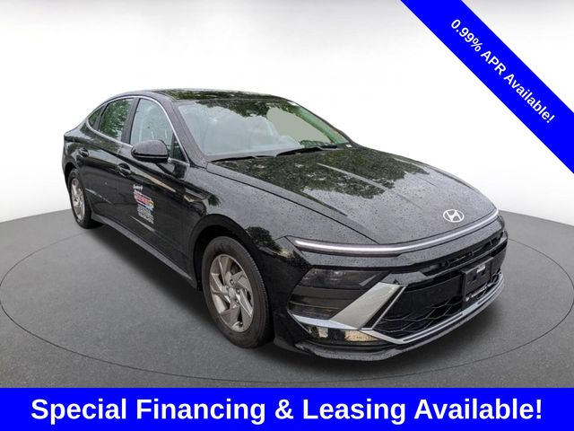 Abyss Black 2026 Hyundai Sonata Sedan Front-Wheel Drive 8-Speed Automatic