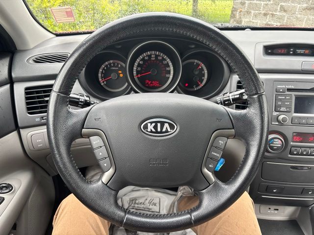 Used 2009 Red Kia EX image 18
