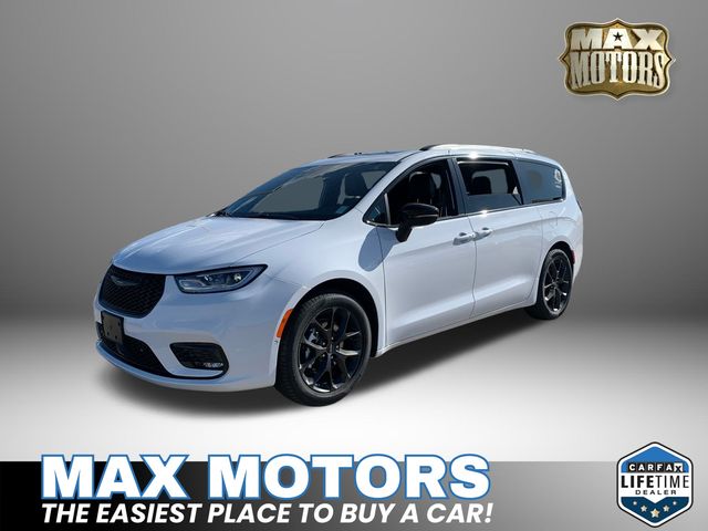 2024 Chrysler Pacifica Limited 3