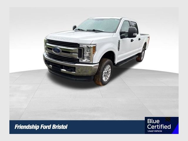 Oxford White 2018 Ford F-250 Super Duty XLT Crew Cab 4WD Pickup Truck Four-Wheel Drive 6-Speed Automatic