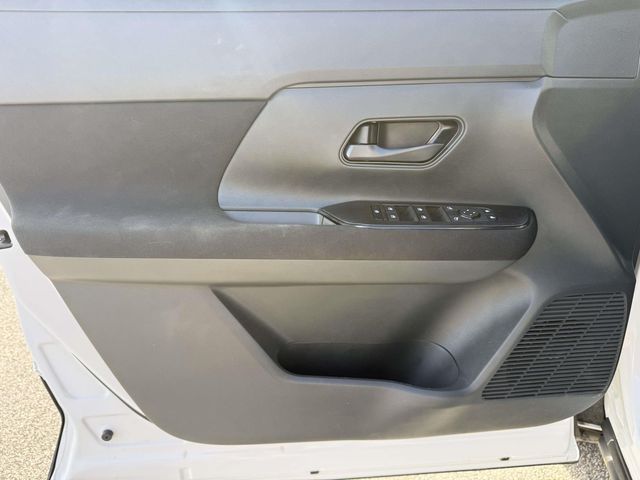 Used 2025 White Nissan S image 14