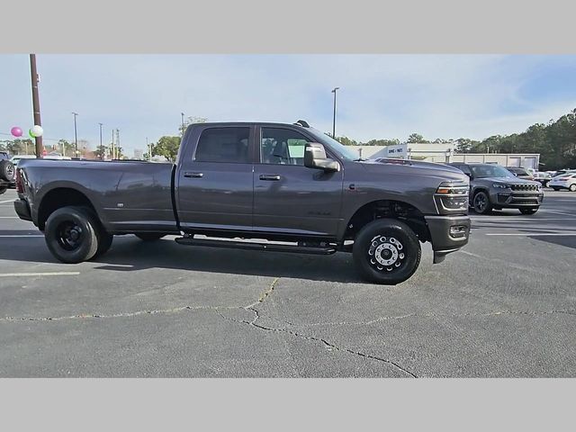 2026 Ram 3500 Laramie Crew Cab 4x4 8' Box