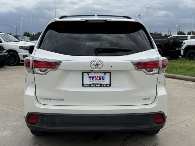 2015 Toyota Highlander XLE V6 White at Community Honda