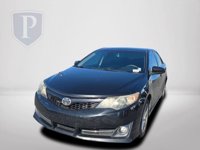 2012 Toyota Camry SE 13