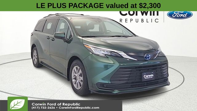 2022 Toyota Sienna LE 8-Passenger FWD