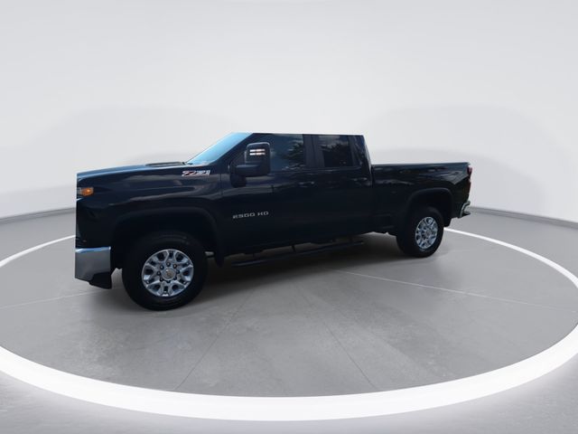 Used 2021 Mosaic Black Metallic Chevrolet LT image 4