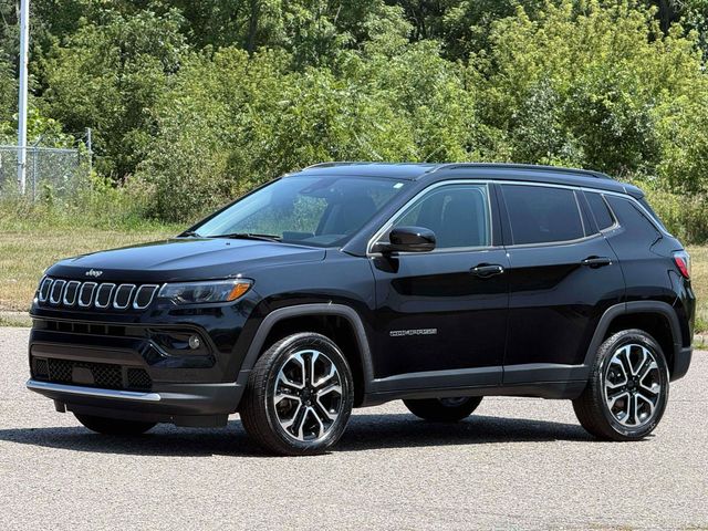 Diamond Black 2022 Jeep Compass SUV / Crossover Four-Wheel Drive 9-Speed Automatic