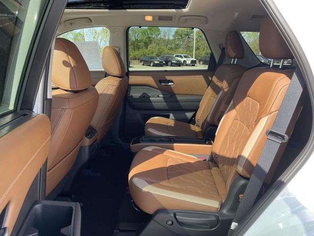 New 2026 White Nissan Platinum image 10