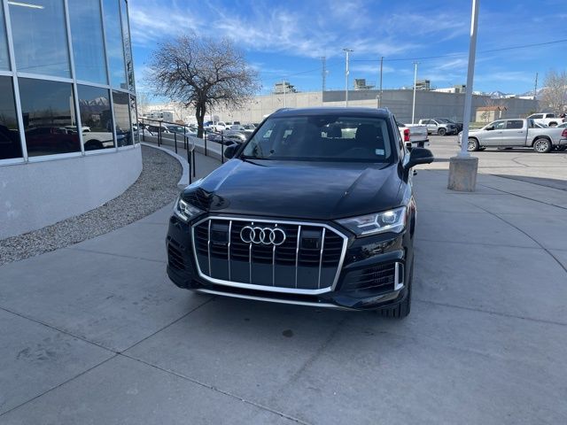 Mythos Black Metallic 2022 Audi Q7 quattro Premium Plus 55 TFSI SUV / Crossover All-Wheel Drive 8-Speed Automatic