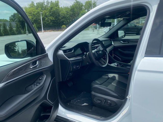 new 2025 Jeep Grand Cherokee L car, priced at $44,545