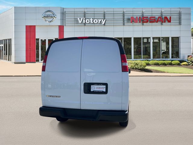 Used 2025 White Chevrolet Work Van image 5