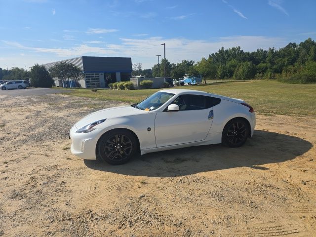 Used 2020 White Nissan Base image 3
