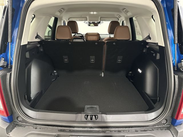 New 2026 Blue Ford Outer Banks image 22