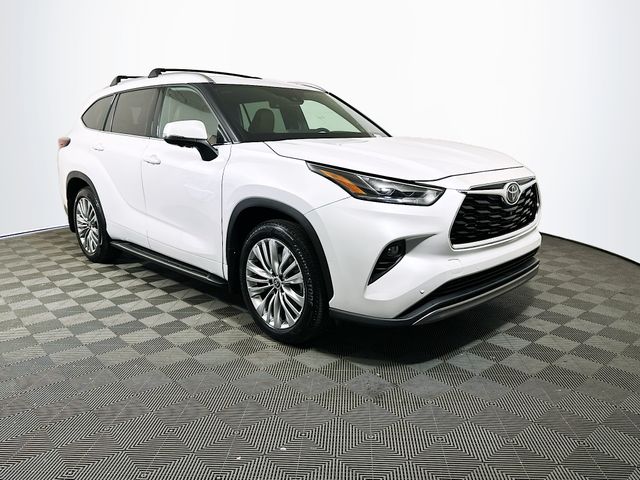 Pearl 2024 Toyota Highlander Platinum AWD SUV / Crossover All-Wheel Drive 8-Speed Automatic