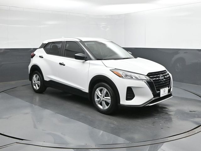 Used 2024 Nissan Kicks SUV