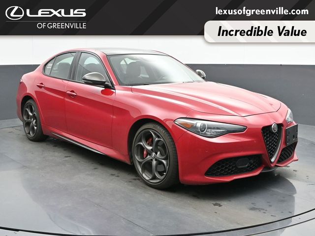 Alfa Rosso 2019 Alfa Romeo Giulia Ti Sport Carbon AWD Sedan All-Wheel Drive 8-Speed Automatic