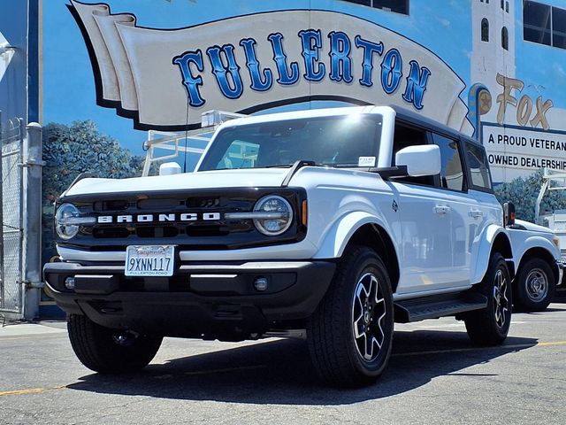 Oxford White 2025 Ford Bronco Outer Banks 4-Door 4WD SUV / Crossover Four-Wheel Drive Automatic