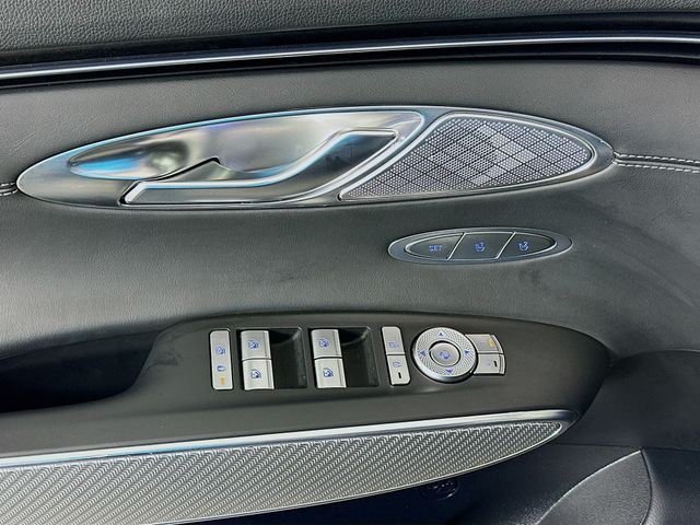 Thumbnail: 2025 Genesis GV70 - 18