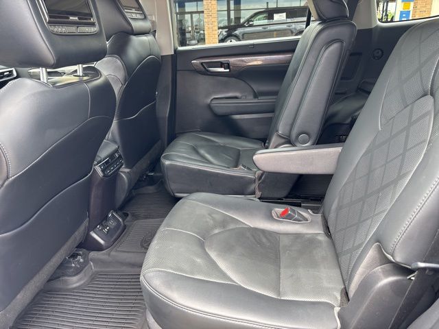 Used 2021 Toyota Highlander SUV