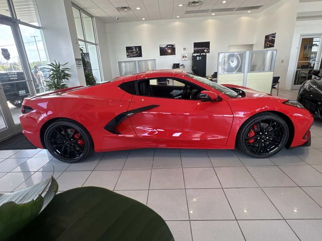 2027 Chevrolet Corvette Stingray - 8