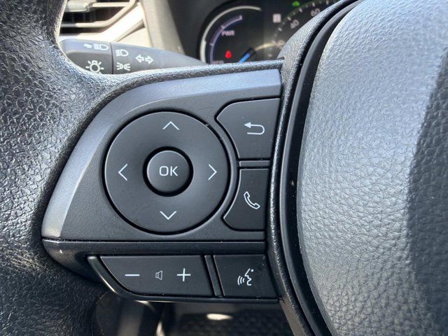 2025 Toyota RAV4 LE - Photo 25