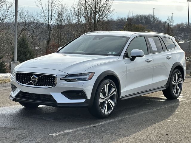 2025 Volvo V60 Cross Country B5 Plus AWD