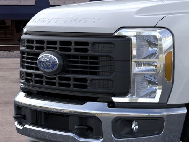 New 2026 Oxford White Ford F-250® XL image 17