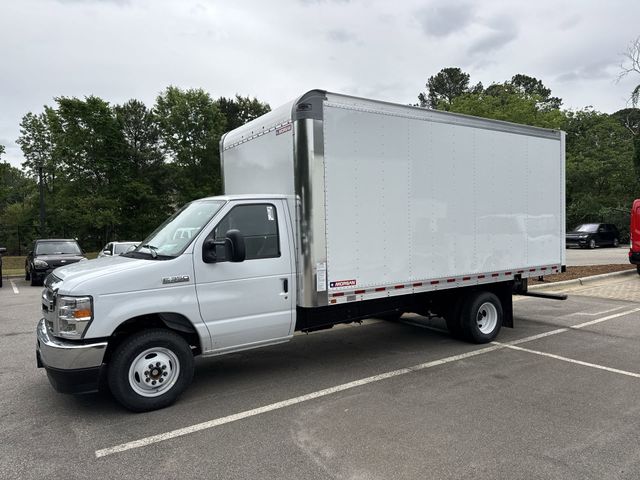 New 2027 Oxford White Ford E-350 SRW image 5