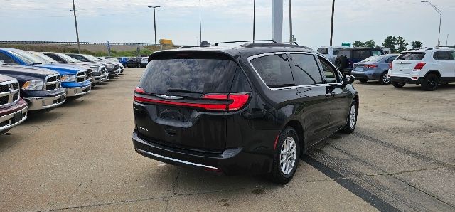 2022 Chrysler Pacifica Touring L 10