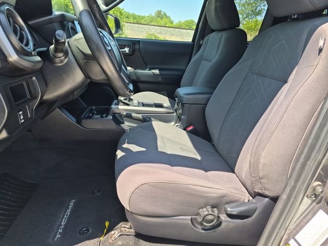 2016 Toyota Tacoma - Image 12