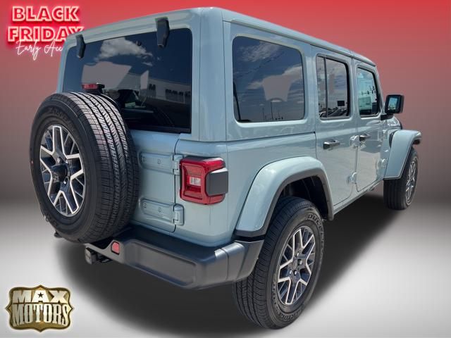 2024 Jeep Wrangler Sahara 12