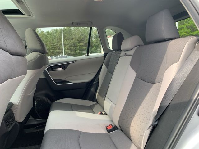 2021 Toyota RAV4 Hybrid XLE photo