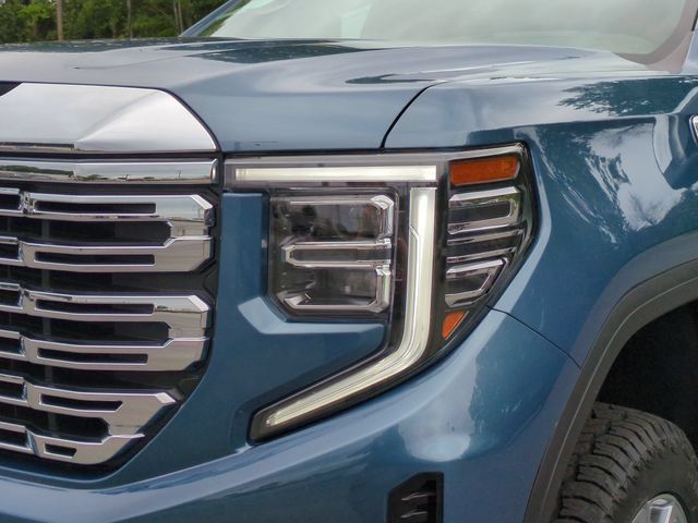 Used 2024 Blue GMC Denali image 9
