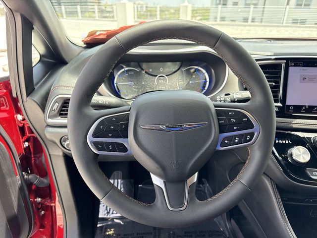 Used 2025 Chrysler Pacifica Hybrid Van