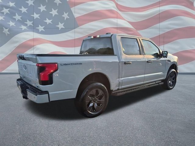 Used 2024 White Ford XLT image 3